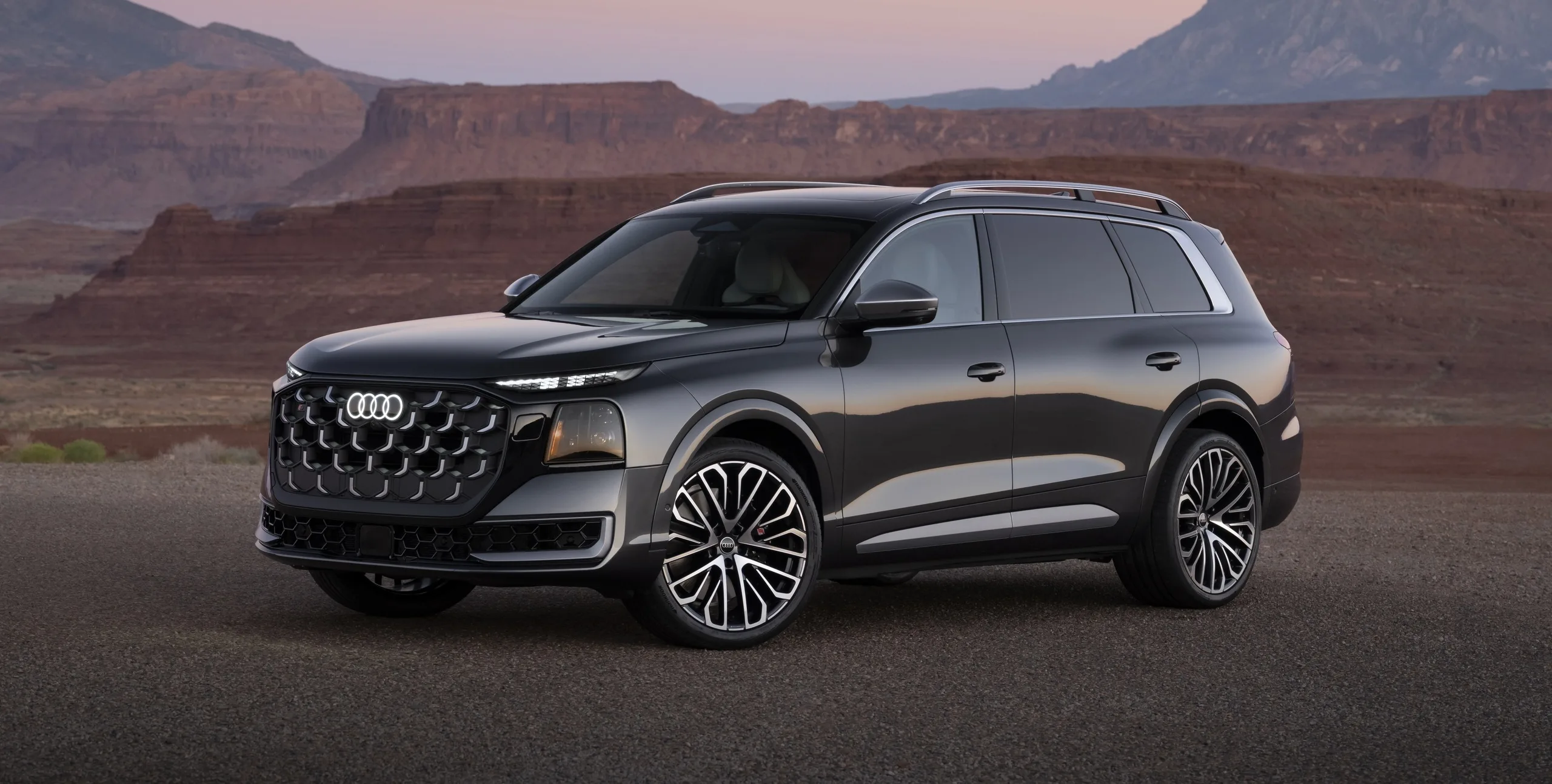 Дебют самого большого кроссовера Audi: презентация Q9
