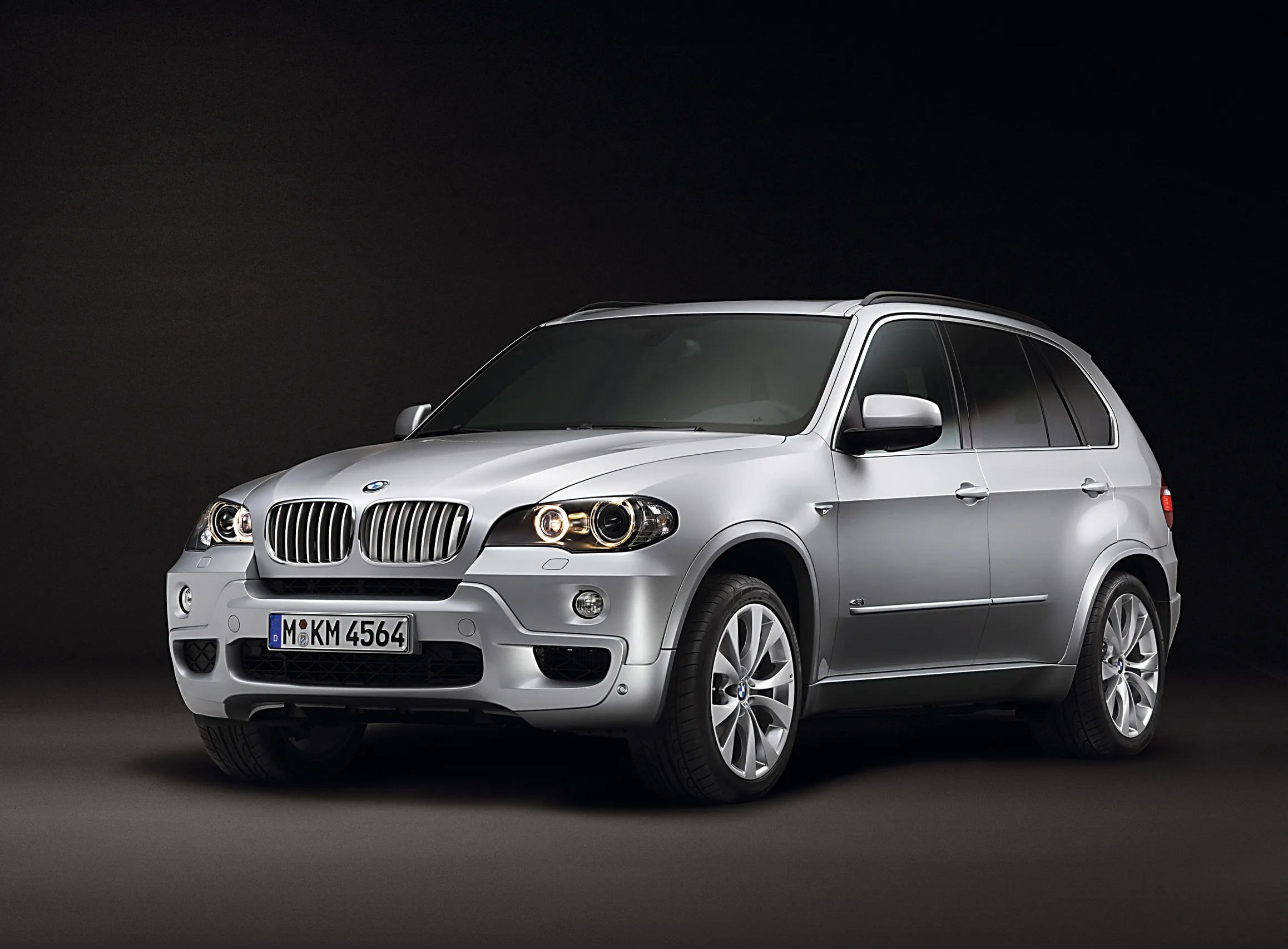 Путин дал российское гражданство автору дизайна BMW X5 Пьеру Леклерку