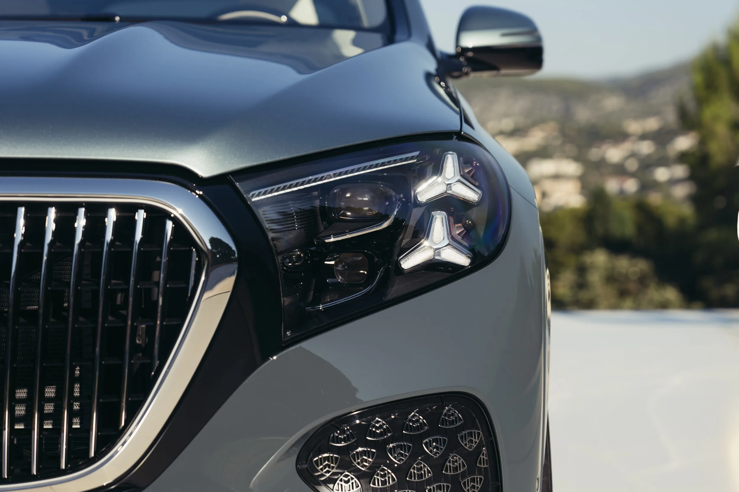 Налоговики начали расследование покупок роскошных авто у безработных граждан