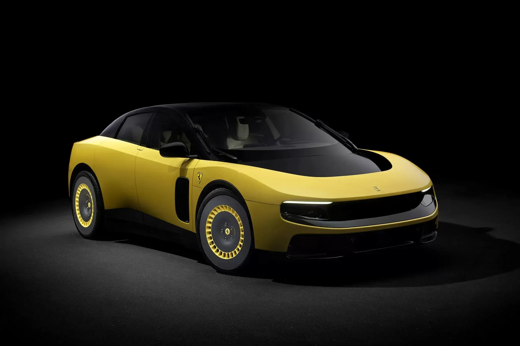 Китайцы раскупили весь тираж нового Ferrari, который европейцы назвали ужасным