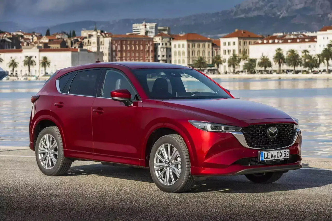 Автостат: продажи Mazda в РФ выросли на 760% и почти сравнялись с уровнем до СВО