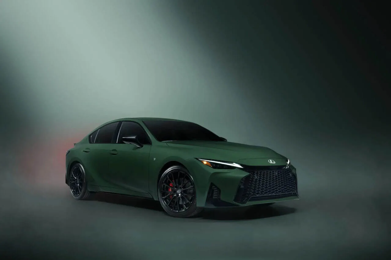 Lexus дал подышать фанатам: IS 350 выпустят с атмосферным мотором
