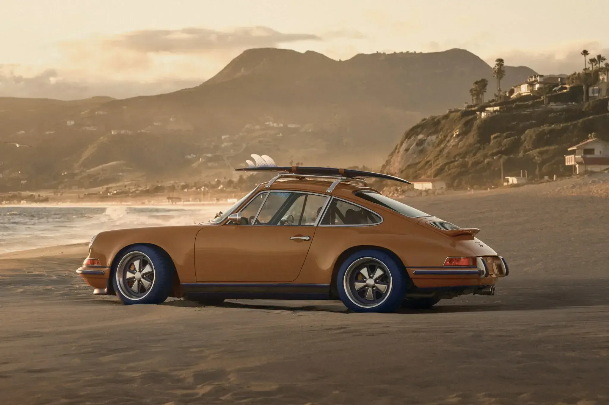 В США показали Porsche 911 с тюнингом от Louis Vuitton