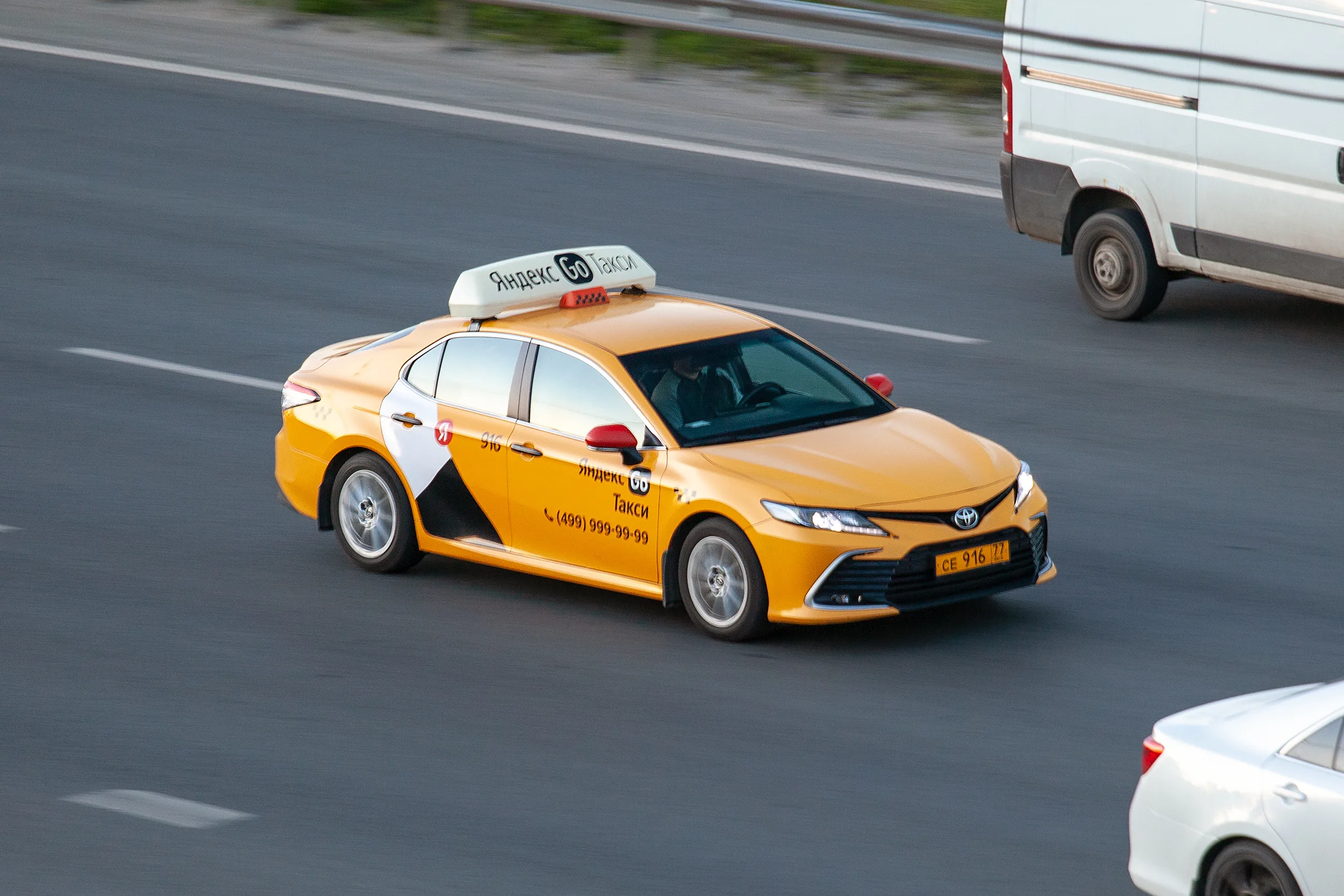 Motor перечислил минусы новых правил таксомоторных перевозок