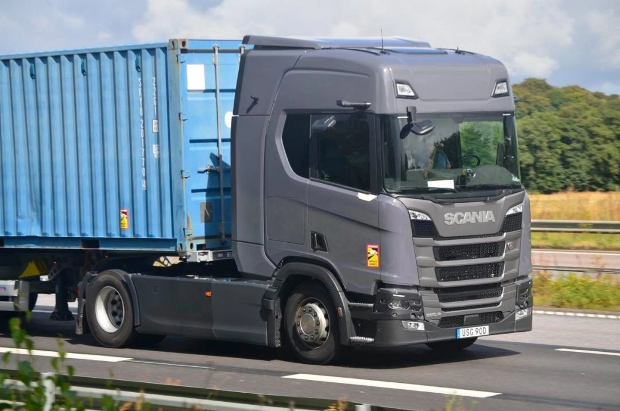 Фотошпион сфотографировал обновлённый грузовик марки Scania