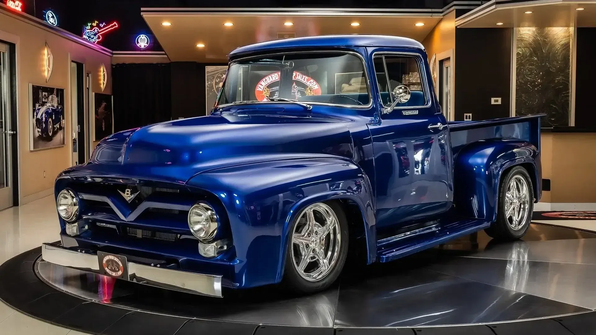 Кастомный 70-летний пикап Ford F-100 продают в США по цене двух новых Ford Raptor