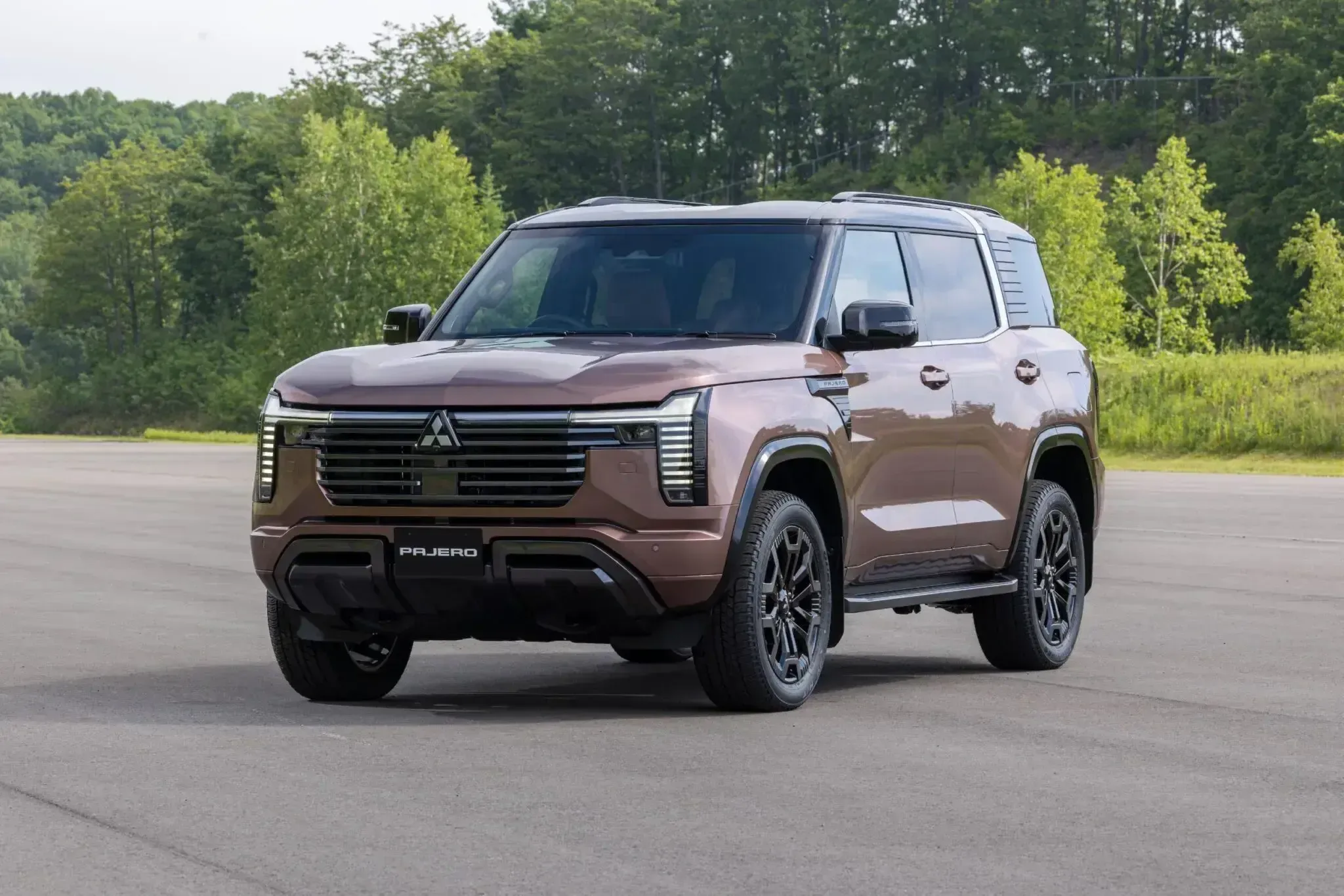 Новый внедорожник Mitsubishi Pajero привезут в Россию в 2027 году
