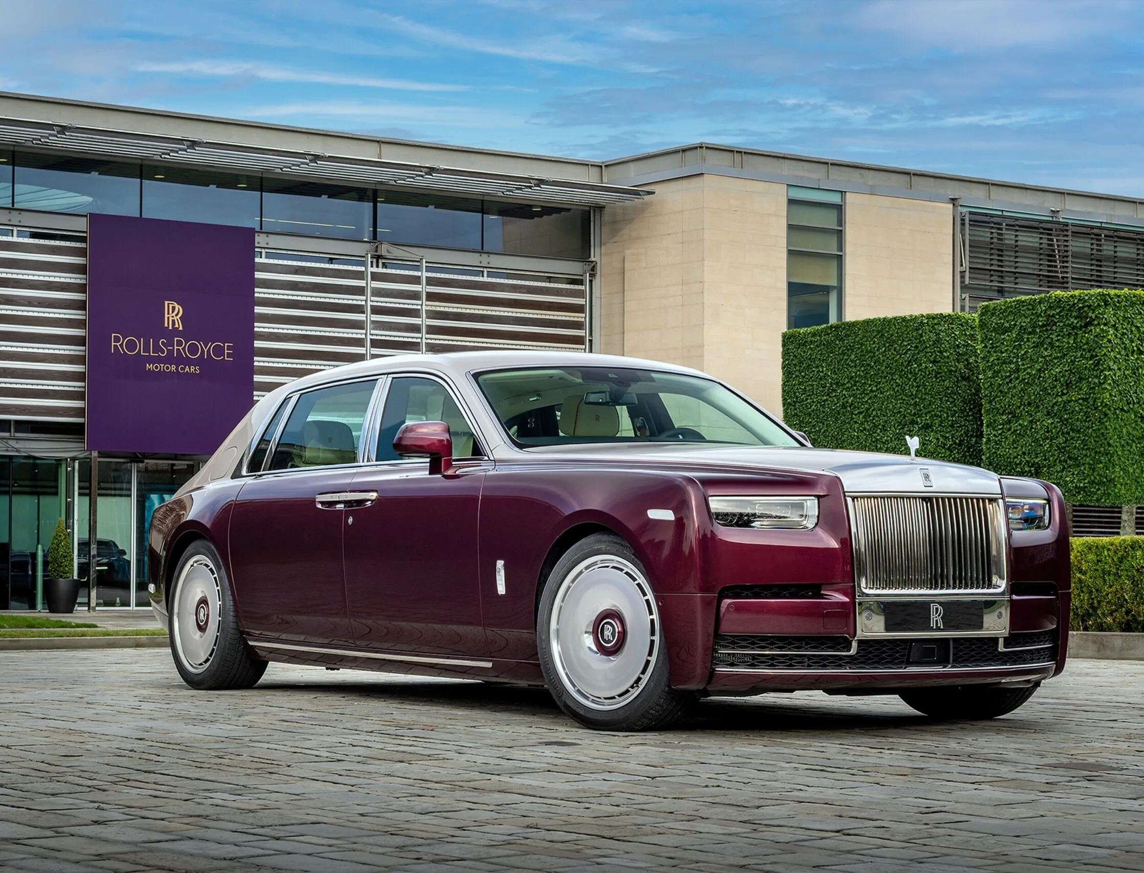 Rolls-Royce потратил девять месяцев, чтобы украсить Phantom морскими ракушками