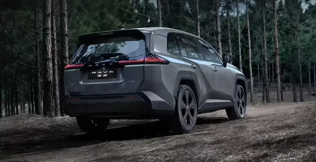 Toyota подготовила для бездорожья переднеприводный RAV4
