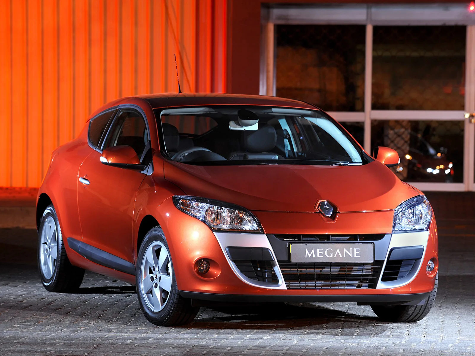 У россиян возникли трудности с покупкой запчастей для Renault