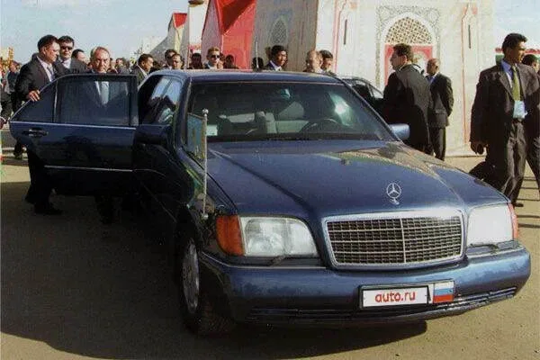 В России два года не могут продать 32-летний «пятисотый» Mercedes-Benz за 50 млн рублей