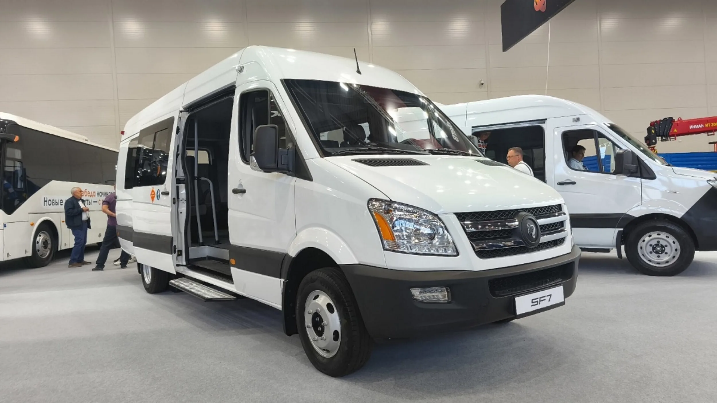 В России наладят выпуск похожих на Mercedes Sprinter микроавтобусов