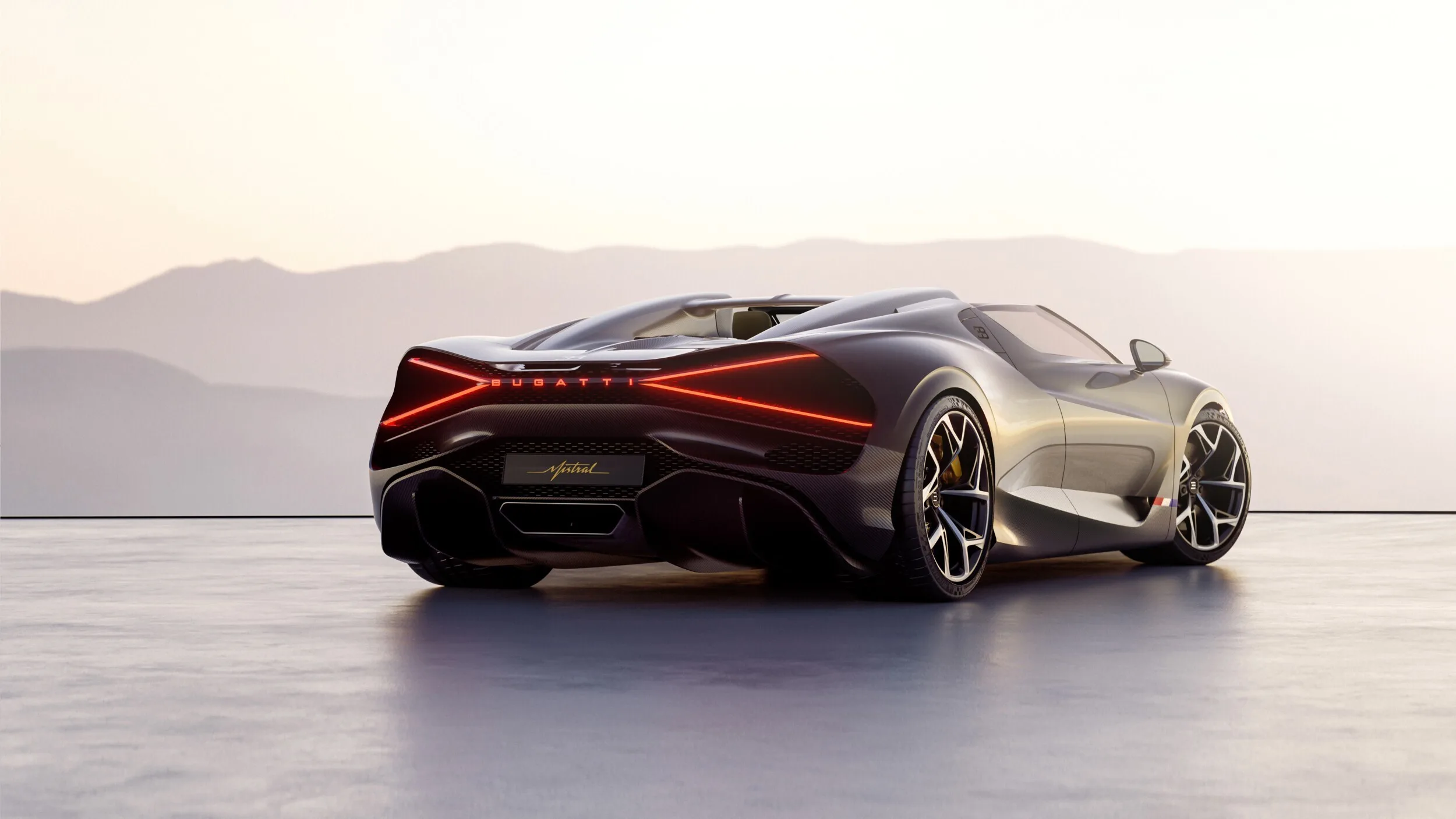 «Ведёт себя как папуас»: депутат Милонов оценил покупку Bugatti рэпером Тимати