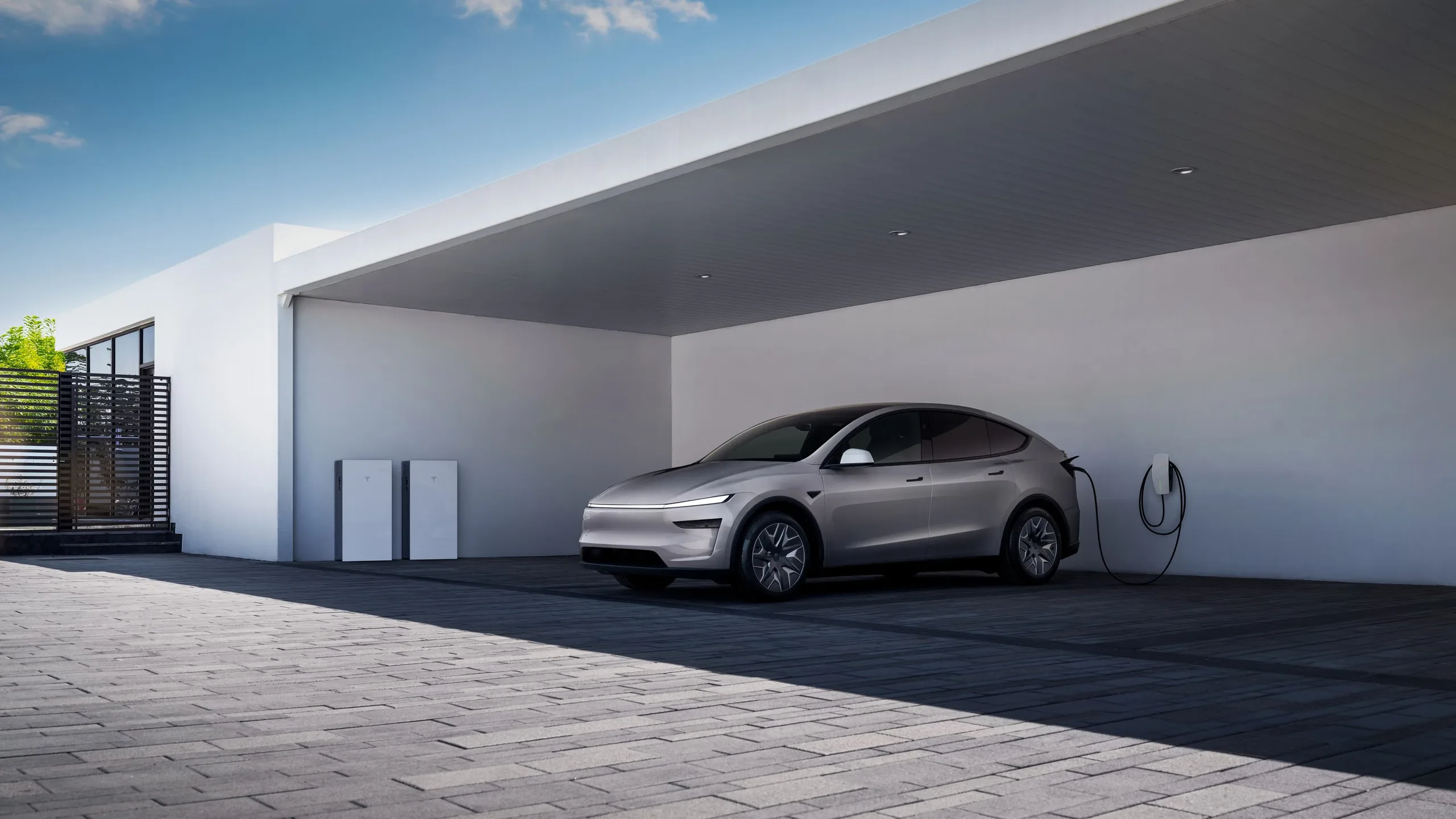Владельцы Tesla Model YL пожаловались на то, что подвеска быстро ломается
