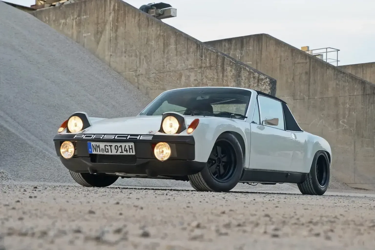 Редкий спорткар Porsche 914 дизайнера Lamborghini Gallardo пустили с молотка за € 225 тысяч